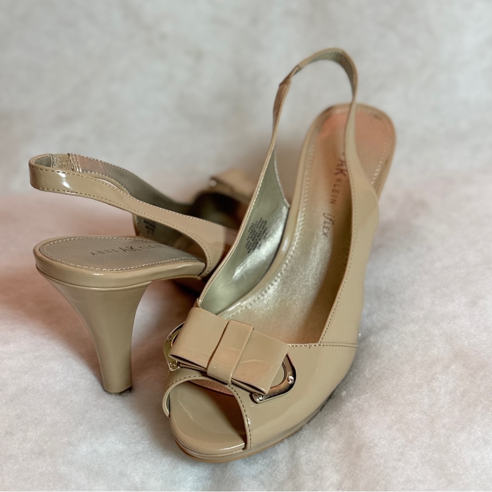 Anne AK Klein Open Tow Toe Tan/Nude Pumps With‎ Bow Accent, Sling back, Sz 10M